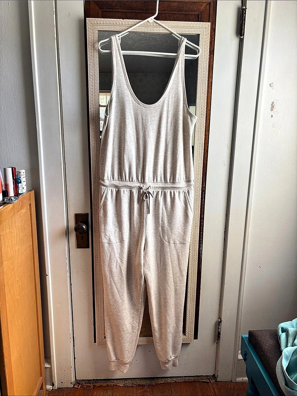Athleta Balance Jumpsuit Sleeveless Jumpsuit in heathered grey/Cream Size Large